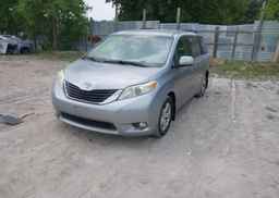 2011 TOYOTA SIENNA LE 8 PASSENGER