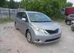 2011 TOYOTA SIENNA LE 8 PASSENGER