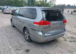 2011 TOYOTA SIENNA LE 8 PASSENGER