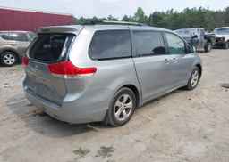 2011 TOYOTA SIENNA LE 8 PASSENGER
