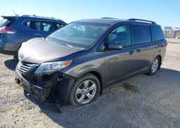 2016 TOYOTA SIENNA