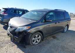 2016 TOYOTA SIENNA
