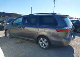 2016 TOYOTA SIENNA