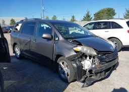 2016 TOYOTA SIENNA