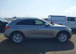 2011 INFINITI FX35