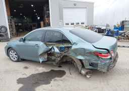 2011 TOYOTA CAMRY SE