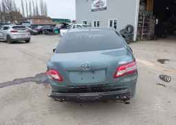 2011 TOYOTA CAMRY SE