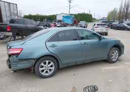 2011 TOYOTA CAMRY SE