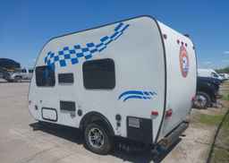 2015 TRAILER ARTISANAL.