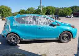2018 TOYOTA Prius c