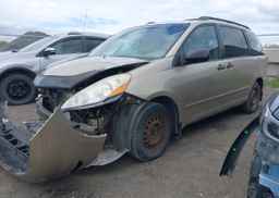 2010 TOYOTA SIENNA