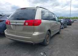 2010 TOYOTA SIENNA