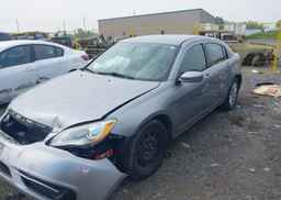 2013 CHRYSLER 200 LX