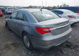 2013 CHRYSLER 200 LX
