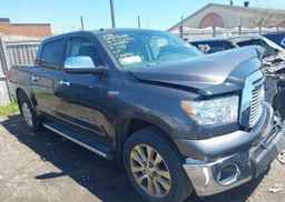 2012 TOYOTA TUNDRA CREWMAX LIMITED