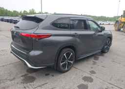 2022 TOYOTA HIGHLANDER XSE