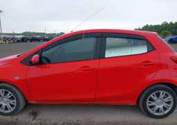 2011 MAZDA MAZDA2
