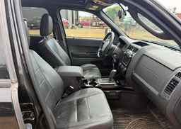 2010 FORD ESCAPE LIMITED