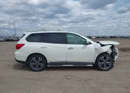2017 NISSAN PATHFINDER PLATINUM