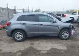 2023 MITSUBISHI RVR SE