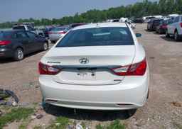 2011 HYUNDAI SONATA SE