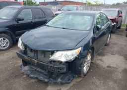 2014 TOYOTA CAMRY
