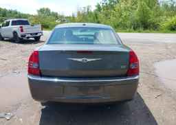 2010 CHRYSLER 300 LIMITED