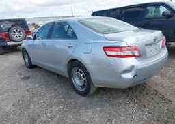 2011 TOYOTA CAMRY LE