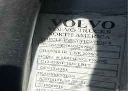 2022 VOLVO tractor