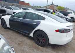 2015 TESLA MODEL S 85D