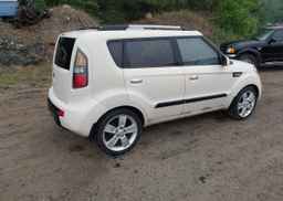 2010 KIA SOUL +