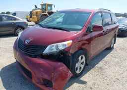 2014 TOYOTA SIENNA 7 PASSENGER