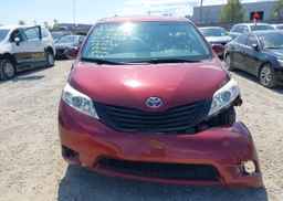 2014 TOYOTA SIENNA 7 PASSENGER