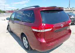 2014 TOYOTA SIENNA 7 PASSENGER