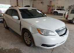 2013 CHRYSLER 200 LX