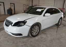2013 CHRYSLER 200 LX