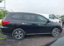 2017 NISSAN PATHFINDER PLATINUM