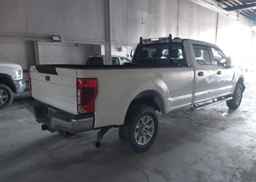 2022 FORD F-350 XLT