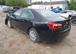 2012 TOYOTA CAMRY SE