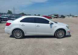 2011 SUZUKI KIZASHI SE