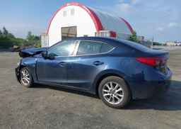 2018 MAZDA MAZDA3 SE