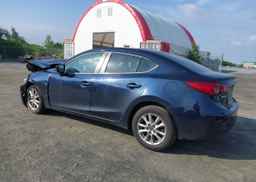 2018 MAZDA MAZDA3 SE