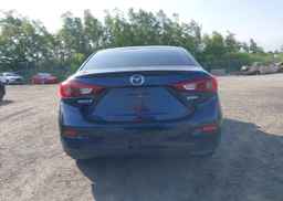 2018 MAZDA MAZDA3 SE