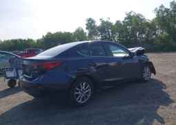 2018 MAZDA MAZDA3 SE