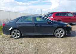 2012 TOYOTA CAMRY SE V6