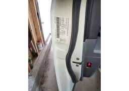 2005 DODGE MAGNUM SE