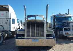 2004 PETERBILT 379