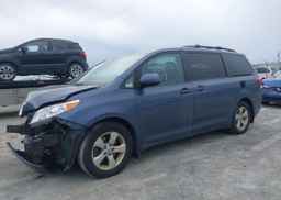 2017 TOYOTA SIENNA LE V6