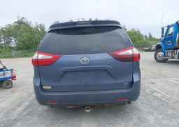 2017 TOYOTA SIENNA LE V6