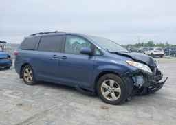 2017 TOYOTA SIENNA LE V6